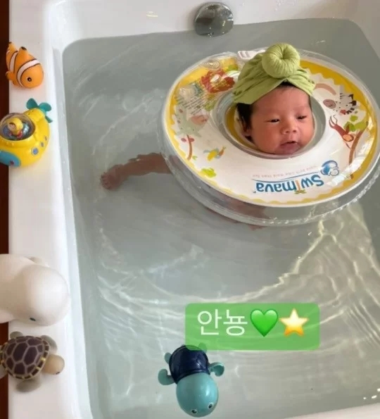 장미인애, 생후 2주 된 아들 수영 실력 공개 재력가 남편 동거 나이 키 결혼