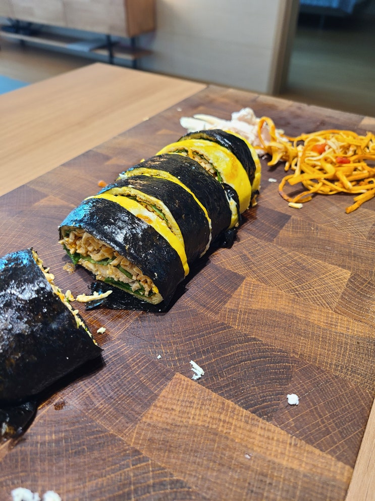  자취생 다이어트를 위한 요리 - 두부면김밥 (4500원)