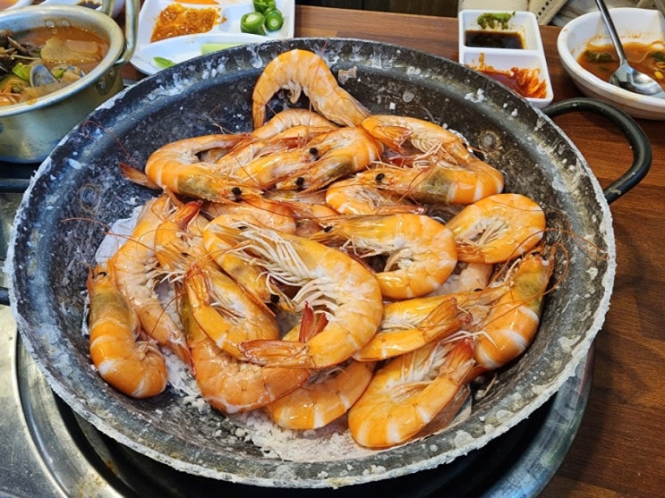  강남구청역 창우수산 활새우직판장