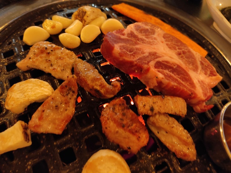 퇴근하고 맛있는 이베리코 돼지고기를 70연탄 하단점_내돈내산