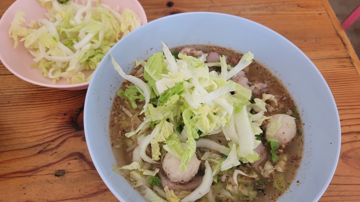  치앙마이 로컬맛집 산티탐 국수집 똠얌등뼈국수 유명한 곳