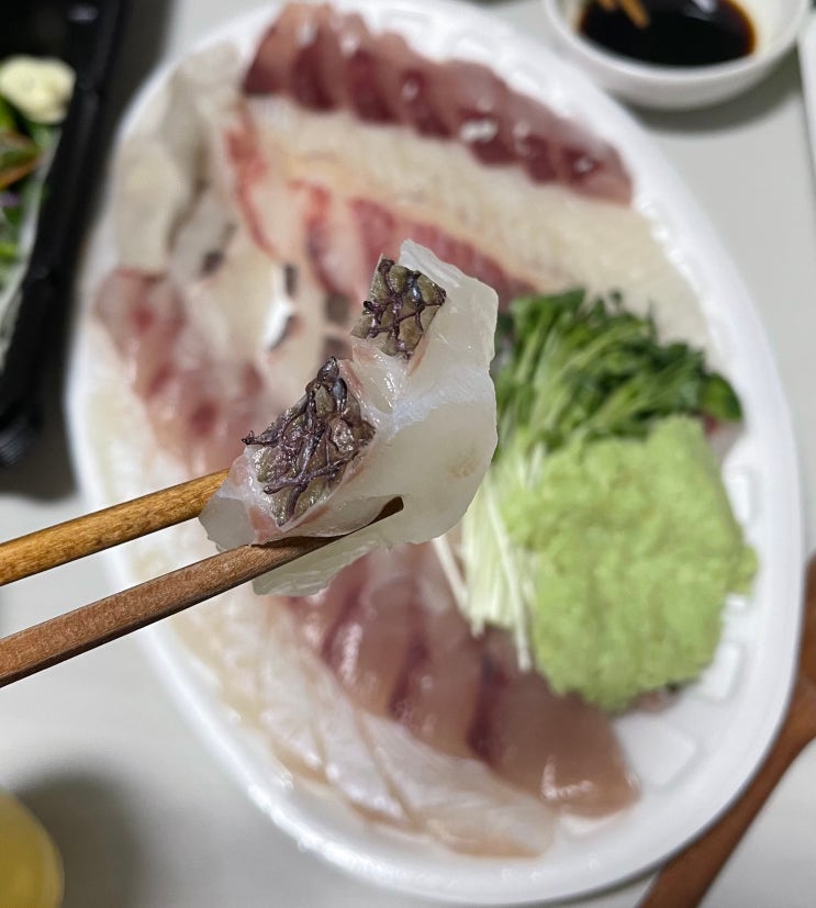  기복 없는 깔끔한 회 한 접시 / 하남 미사 회 뜨는 집