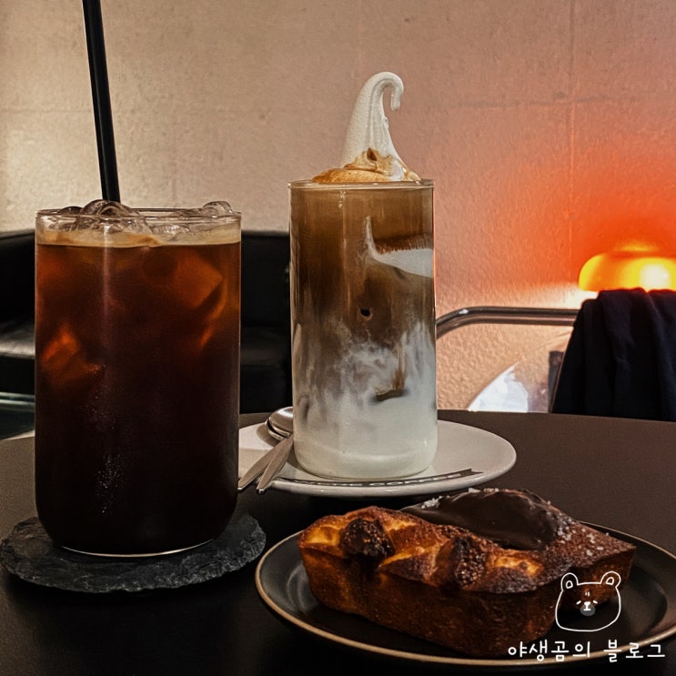  삼송 위알커피 시그니처 음료와 휘낭시에 맛있다
