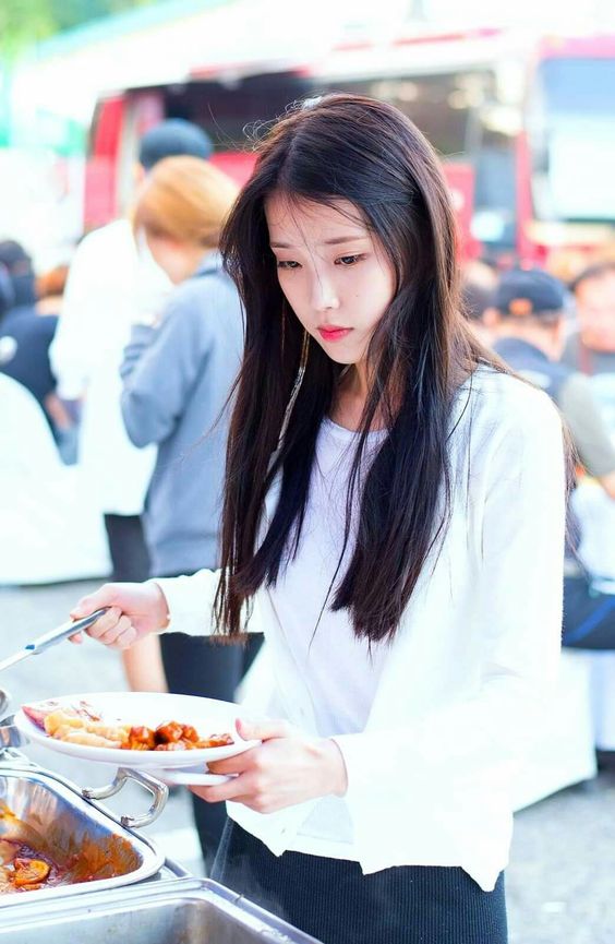 아이유 #일상룩 모바일 IOS 아이폰 배경화면 다운로드 아이유 #일상룩 모바일 IOS 아이폰 배경화면 다운로드