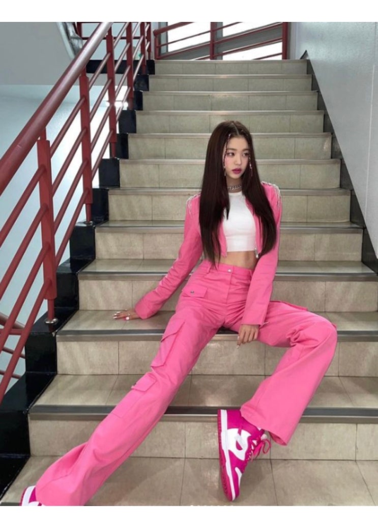 여자 연예인 패션 옷 아이브 장원영, <b>르세라핌 김채원</b>, 빌리... 