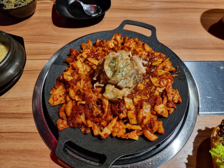  [곱다] 야채곱창에 대패삼겹살 순대 치즈 등 토핑이 들어간 중랑구 면목 사가정 맛집