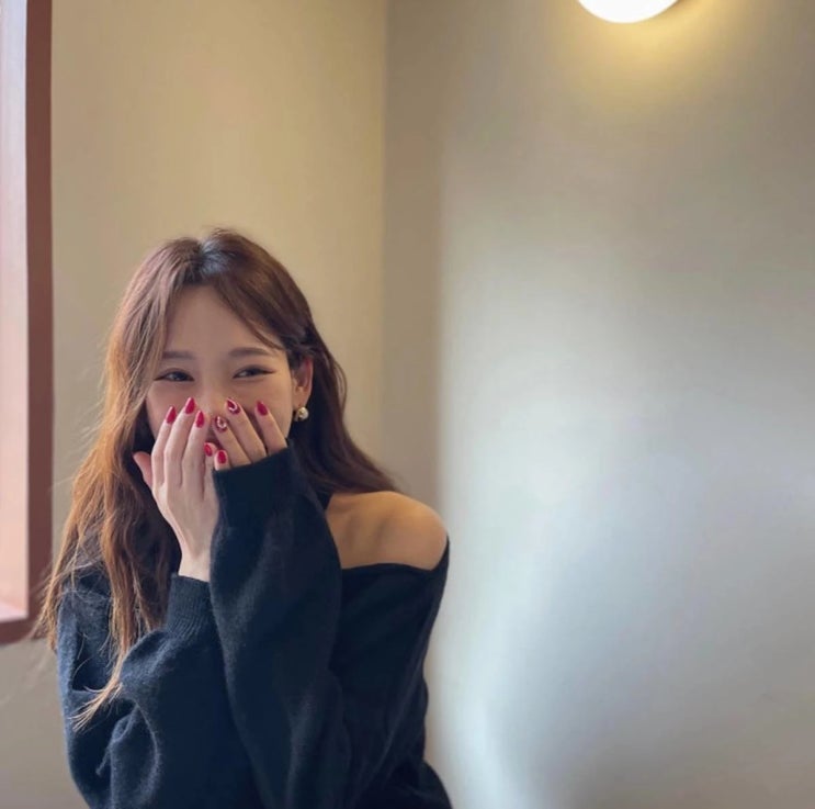 본업 복귀한 '환승연애2' 나연, 복귀 이후 쏟아지는 동료들 관심 "이제 연예인 아니냐?"는 말에 보인 반응은? 본업 복귀한 '환승연애2' 나연, 복귀 이후 쏟아지는 동료들 관심 "이제 연예인 아니냐?"는 말에 보인 반응은?