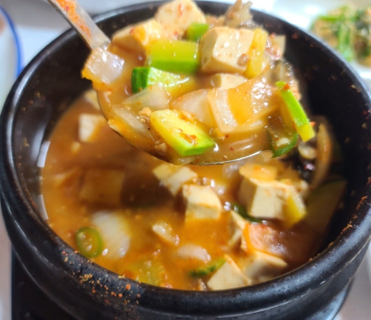  동네 맛집  밀양아지매 (feat. 보리밥, 우렁된장국, 우렁된장보리밥)