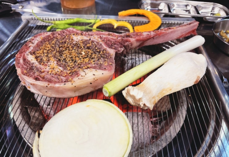  충주 킹스데일 소고기 삼겹살 맛집 토마호크 가격 서충주 도축장인