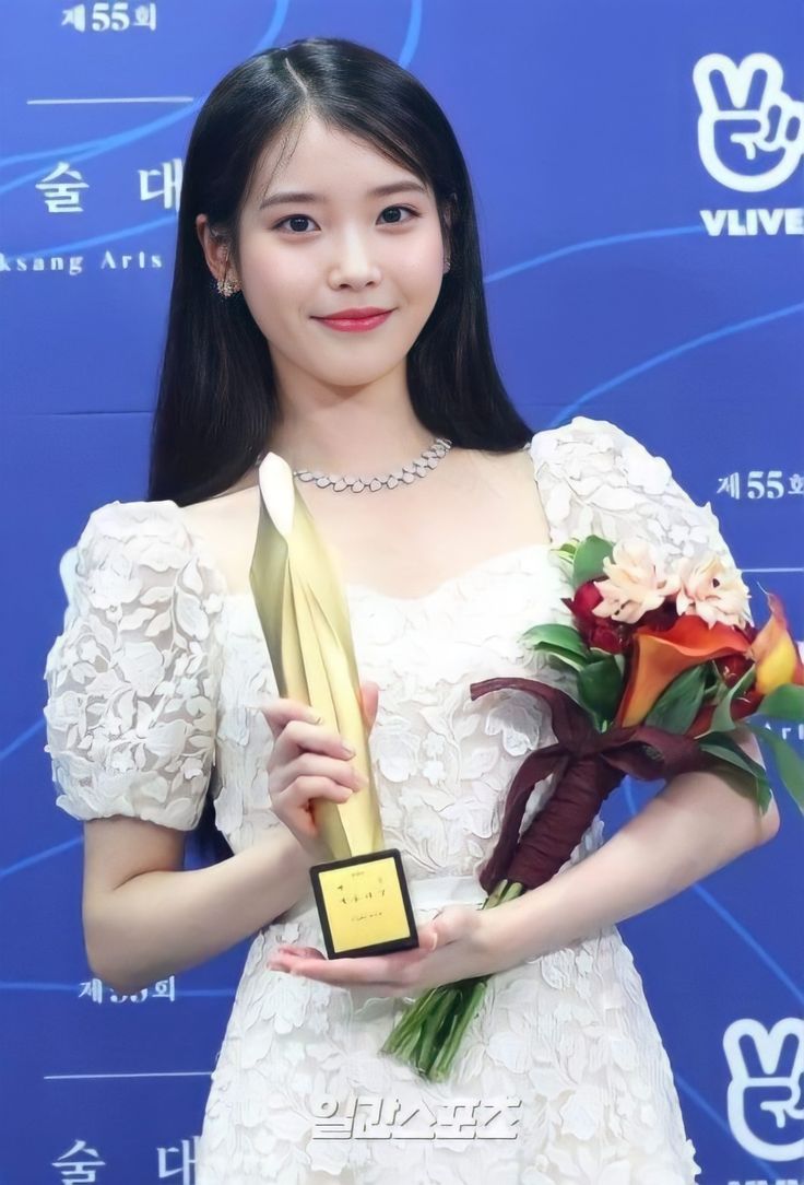 아이유 #백상예술대상 시상식 모바일 IOS 아이폰 배경화면 다운로드 아이유 #백상예술대상 시상식 모바일 IOS 아이폰 배경화면 다운로드