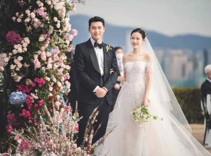 임신 소식 알린 손예진현빈, 출산 예정일 및 '성별' 전격 공개...미리 만나본 2세 예상 외모 배우해도 될 듯 임신 소식 알린 손예진현빈, 출산 예정일 및 '성별' 전격 공개...미리 만나본 2세 예상 외모 배우해도 될 듯