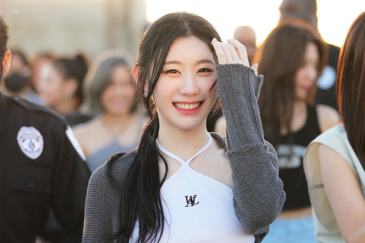  WOOALONG(우알롱) Celebrity Style 'ITZY 채령'