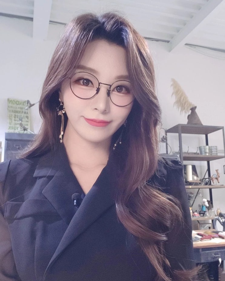'갓경 누나' 김수현 아나운서, "새 생명 찾아왔다" 아기 초음파 사진 공개하며 감자기 임신 소식 전해 '갓경 누나' 김수현 아나운서, "새 생명 찾아왔다" 아기 초음파 사진 공개하며 감자기 임신 소식 전해