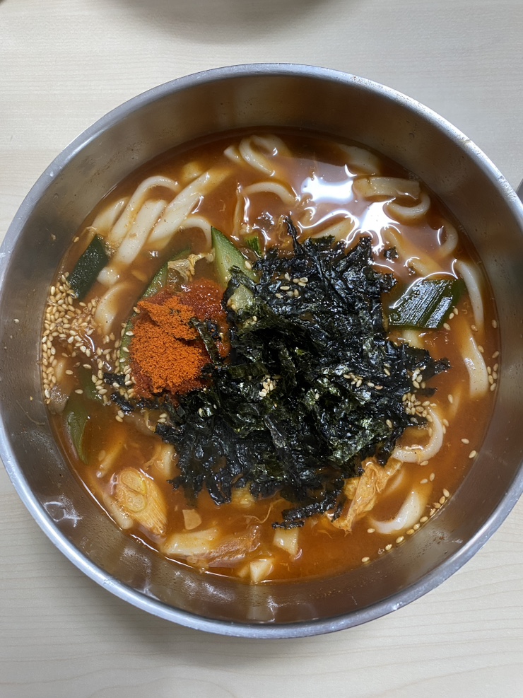  만두찐 맛집 현대 장칼국수 강릉 본점, 구미노리터