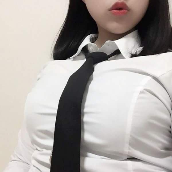 요즘 교복 거유녀의 고민 요즘 교복 거유녀의 고민