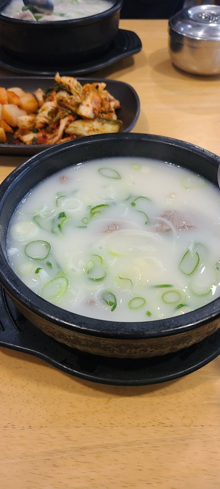  경기도 일산에서 진한 국물이 맛있는 설렁탕 맛집인 [이도옥 설렁탕] 입니다.