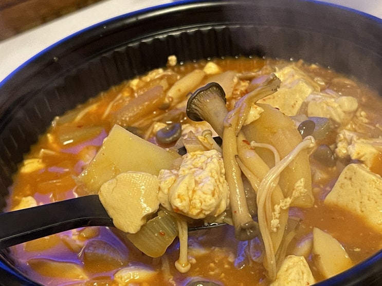 신림 이런된장&김치찜에서 버섯팍팍된장찌개