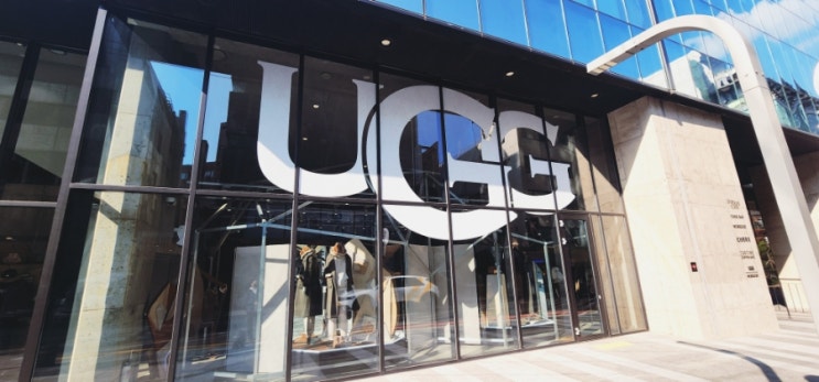 어그(UGG) '웍스아웃 홍대 라이즈점' 팝업스토어 방문