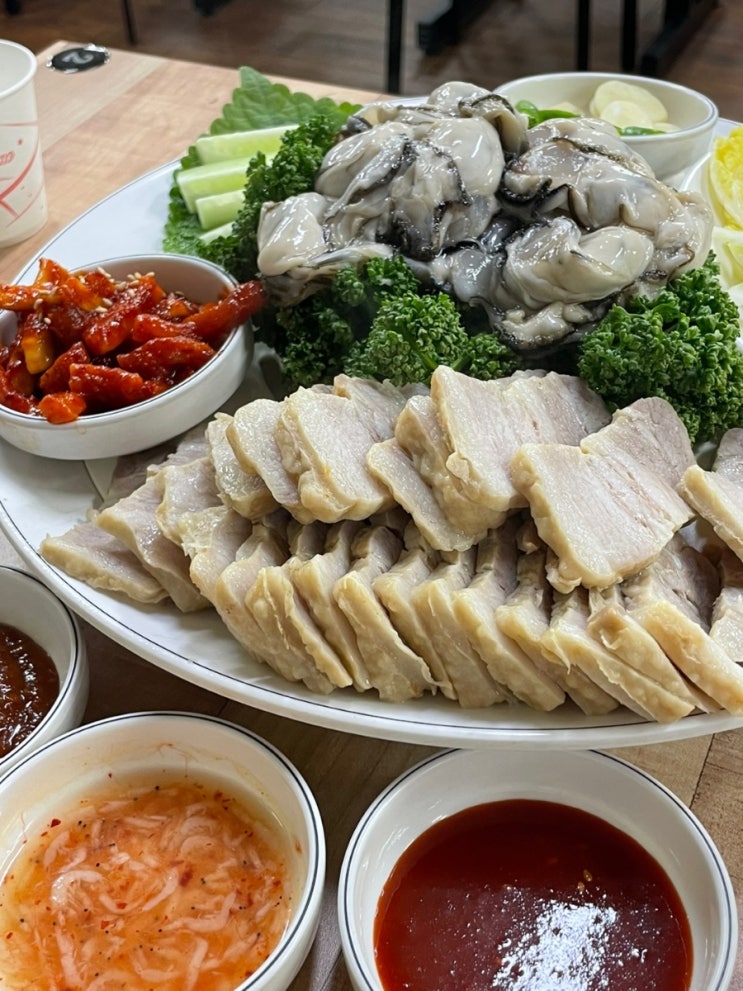  [안산 맛집 굴마을 낙지촌] 싱싱한 굴과 보쌈의 환상조합! 매콤한 낙지덮밥!