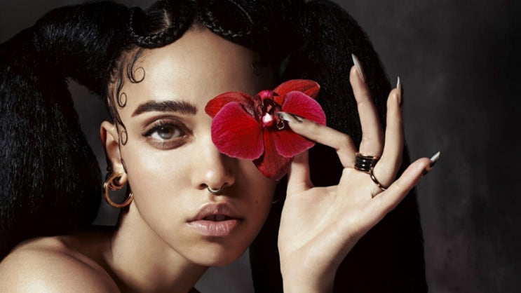  피치포크를 놀라게 한 댄서, FKA Twigs의 파격적 데뷔 앨범, LP1