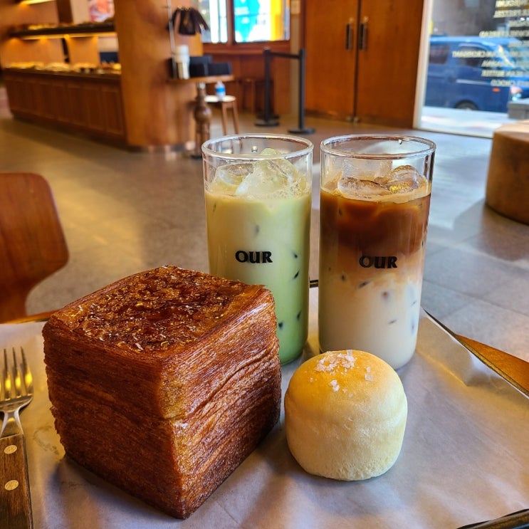  천안 빵집 소금빵이 맛있는 아우어베이커리 천안신불당점