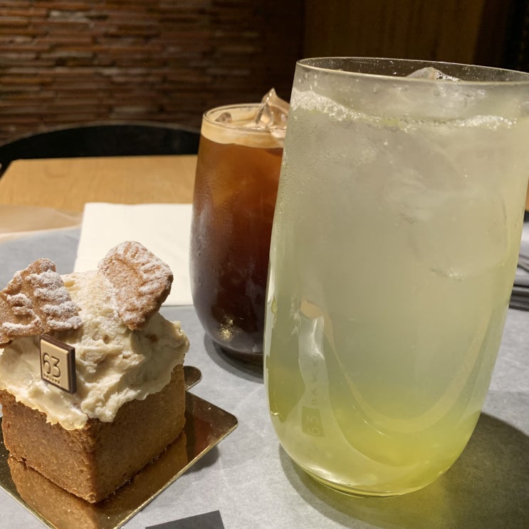 <서울 여의도 카페> 전시회 아쿠아리움 중간에 쉬기 딱 좋은, "63베이커리" <서울 여의도 카페> 전시회 아쿠아리움 중간에 쉬기 딱 좋은, "63베이커리"