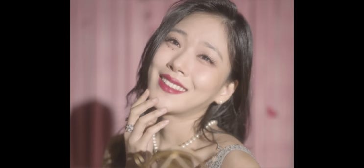  가수 비비(BIBI)의 뮤비에서 볼 수 있는 <혐오스런 마츠코의 일생> 오마주