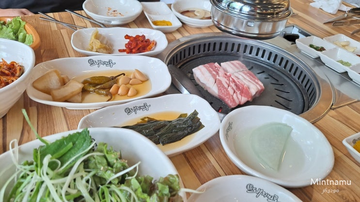  통영 암돼지싸롱 무전점 점심때 가면 좋은 이유
