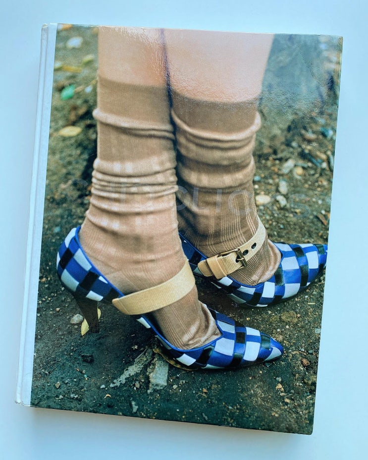  Chic Clicks: Creativity and Commerce in Contemporary Fashion Photography