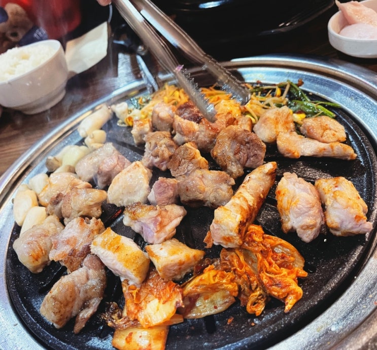  육즙풍부 겉바속촉 국내산 생고기 민락동 고기집 육터