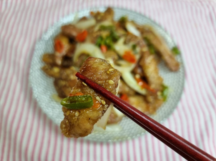  돼지고기튀김 볶음 만들기 맛있는 돼지목살요리