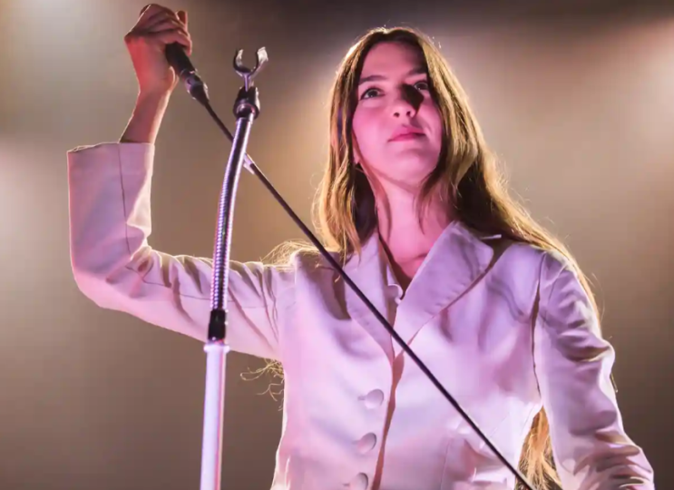 Weyes Blood: '내가 아름답고 여성스러운 음악을 만들게 된 것은 놀라운 일입니다.' Weyes Blood: '내가 아름답고 여성스러운 음악을 만들게 된 것은 놀라운 일입니다.'