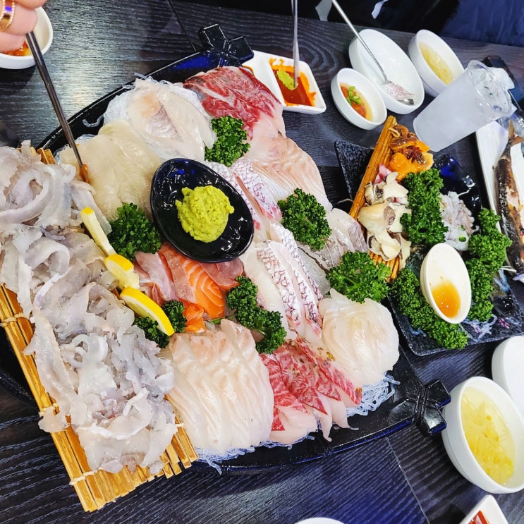 야탑 새벽회어시장 ,신선한 모듬회맛집 대형룸 완비, 싱싱+푸짐+마무리매운탕까지 최고 ! 야탑 새벽회어시장 ,신선한 모듬회맛집 대형룸 완비, 싱싱+푸짐+마무리매운탕까지 최고 !