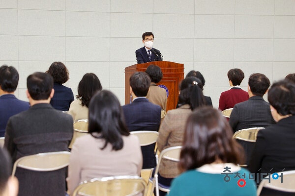  "이대론 안된다" … 윤건영 충북교육감, 조직문화 혁신해야