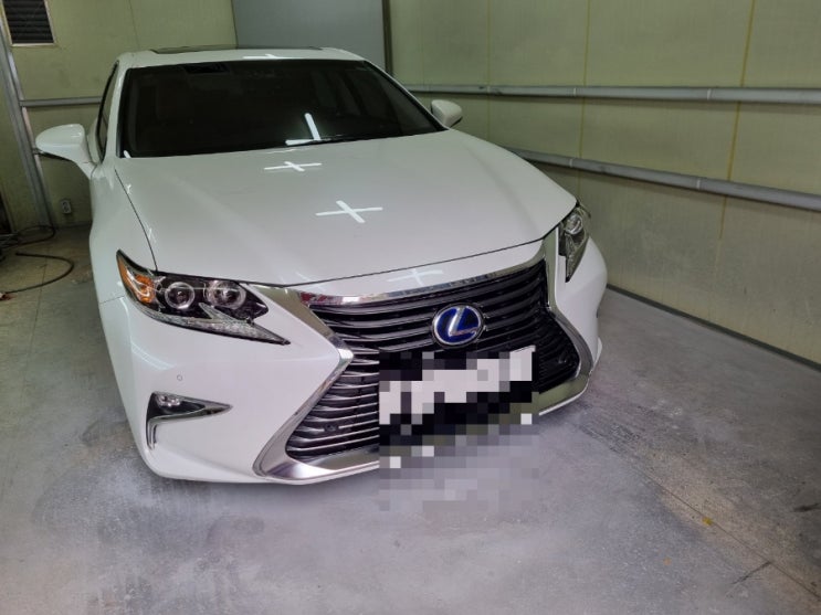  렉서스 수입차량 문짝 휀다 범퍼 벽에 긁힌자국 제거 작업