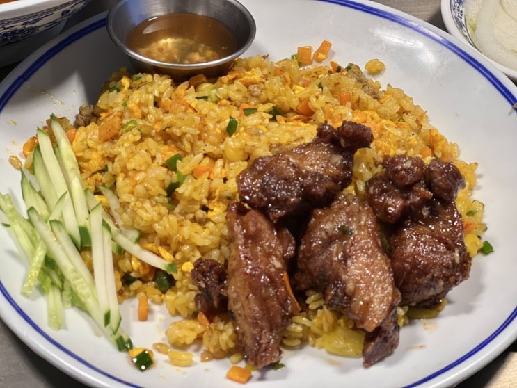 [신촌 맛집] 베트남 음식점, 진한 베트남의 맛, 똠얌꿍 맛집 맘맘테이블