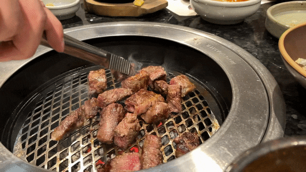  살살 녹는 강남구청역 한우 맛집 [투뿔등심 논현본점]