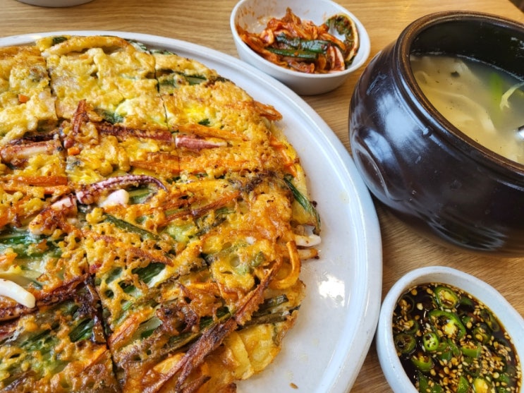  심학산 파주아울렛맛집 몬스터칼제비 (ft.해물파전)