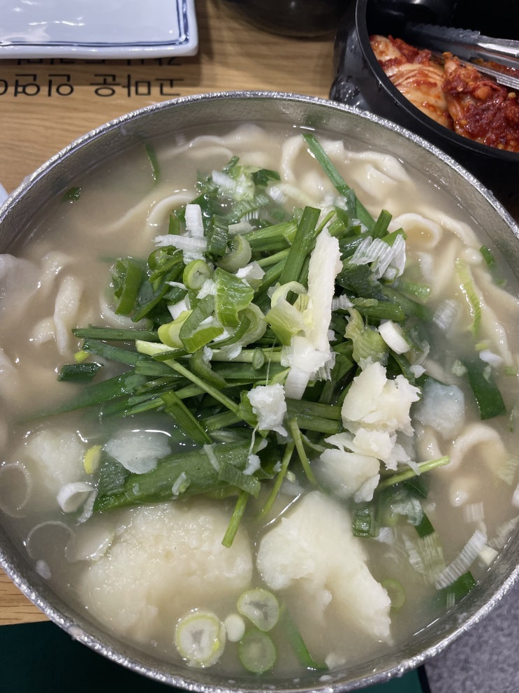  구리맛집 - 칼국수로 건물세운곳 맛은 여전히 맛집 잉꼬칼국수