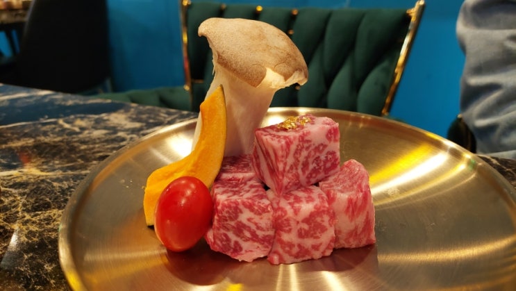  [은평구] 역촌역 맛집 '금돈' | 육즙 가득 삼겹살 & 금가루 뿌려진 1++ 한우 깍둑등심!