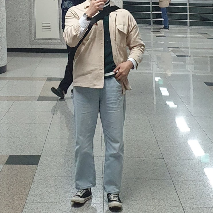 남자 검은색 컨버스 연청 와이드 청바지 초록색 니트조끼 후기 남자 검은색 컨버스 연청 와이드 청바지 초록색 니트조끼 후기