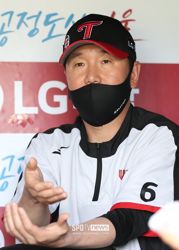 LG 트윈스 <b>류지현 감독</b>과 작별, LG 트윈스의 새 사령탑은?... 