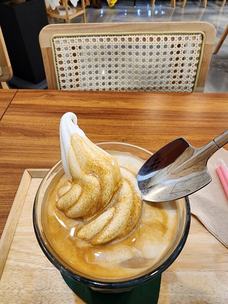 [범산목장카페/운양동] 김포 예쁜 카페 아이스크림라떼 JMT 내돈내산