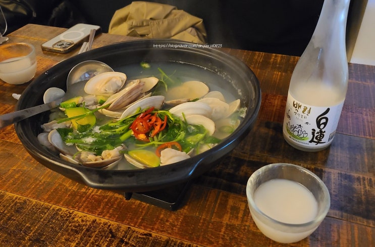  내돈내산 백곰막걸리 술꾼이다싶으면 여기와야할듯 술종류 300개 | 신사 압구정 2차로 왔다