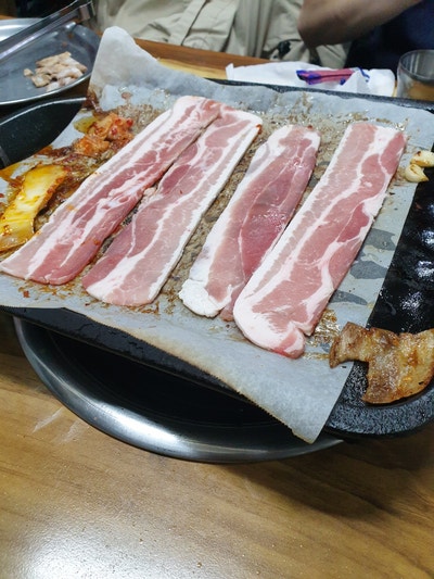  황소미가/ 무심코 간 삼겹무한리필집 매우 만족했습니다