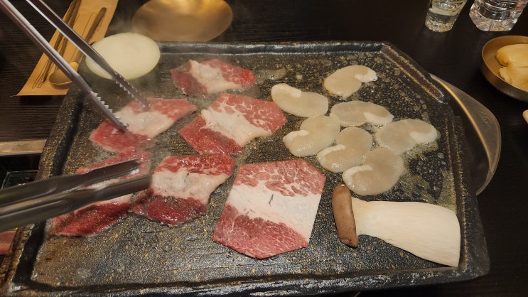  서초구 맛집 '해물과 차돌박이' 방문 리뷰 : 해산물과 고기의 맛있는 조화가 인상적인 양재동 고기집.