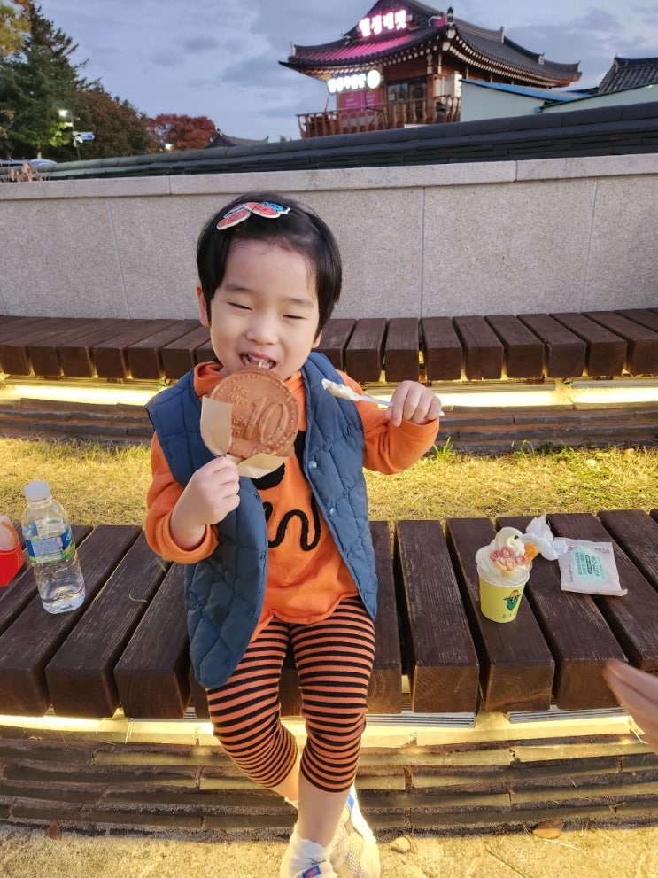  황리단길에서 먹어야될 필수 군것질 세가지(맛있게먹는팁)