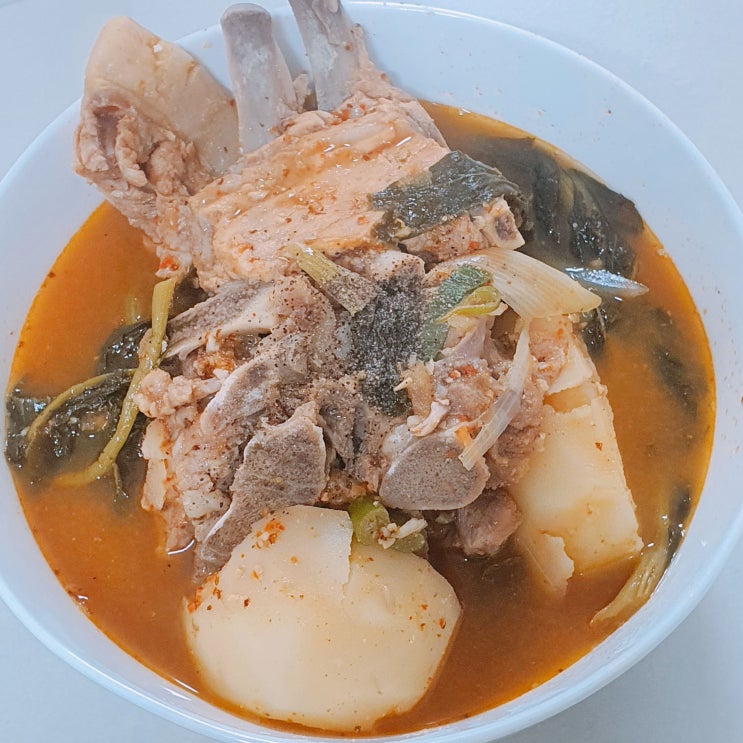 백종원 감자탕 끓이는 법 돼지등뼈로 만드는 황금 레시피 백종원 감자탕 끓이는 법 돼지등뼈로 만드는 황금 레시피