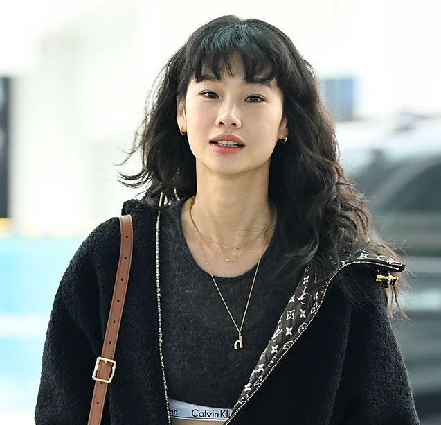  정호연 공항패션 루이비통 가방 루프 호보백 신상백