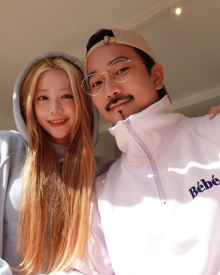엠블랙 지오최예슬, 결혼한 지 3년 만에 돌연 새로운 웨딩 사진을 공개...제주 생활에 푹 빠진 부부 근황 전해 엠블랙 지오최예슬, 결혼한 지 3년 만에 돌연 새로운 웨딩 사진을 공개...제주 생활에 푹 빠진 부부 근황 전해
